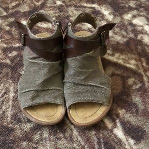 Girls Blowfish Sandal